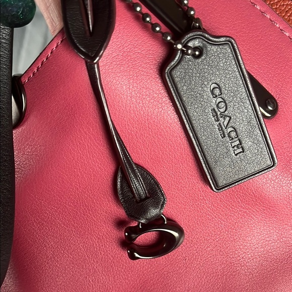 Like new Coach Dreamer Colorblock tote with glove-tanned leather and suede - Picture 9 of 16